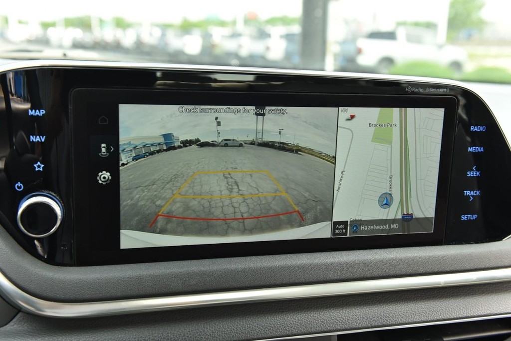 Hyundai Sonata Vehicle Image 12