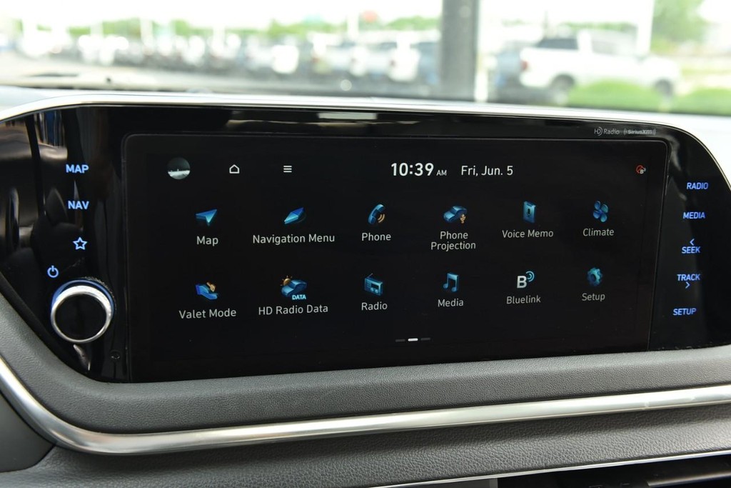 Hyundai Sonata Vehicle Image 13
