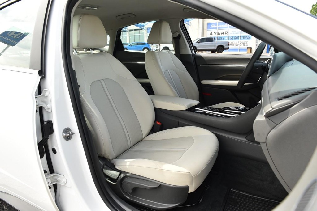 Hyundai Sonata Vehicle Image 20