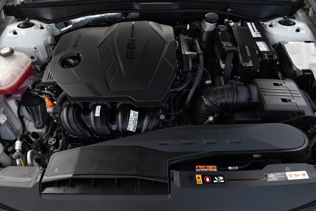 Hyundai Sonata Vehicle Image 23