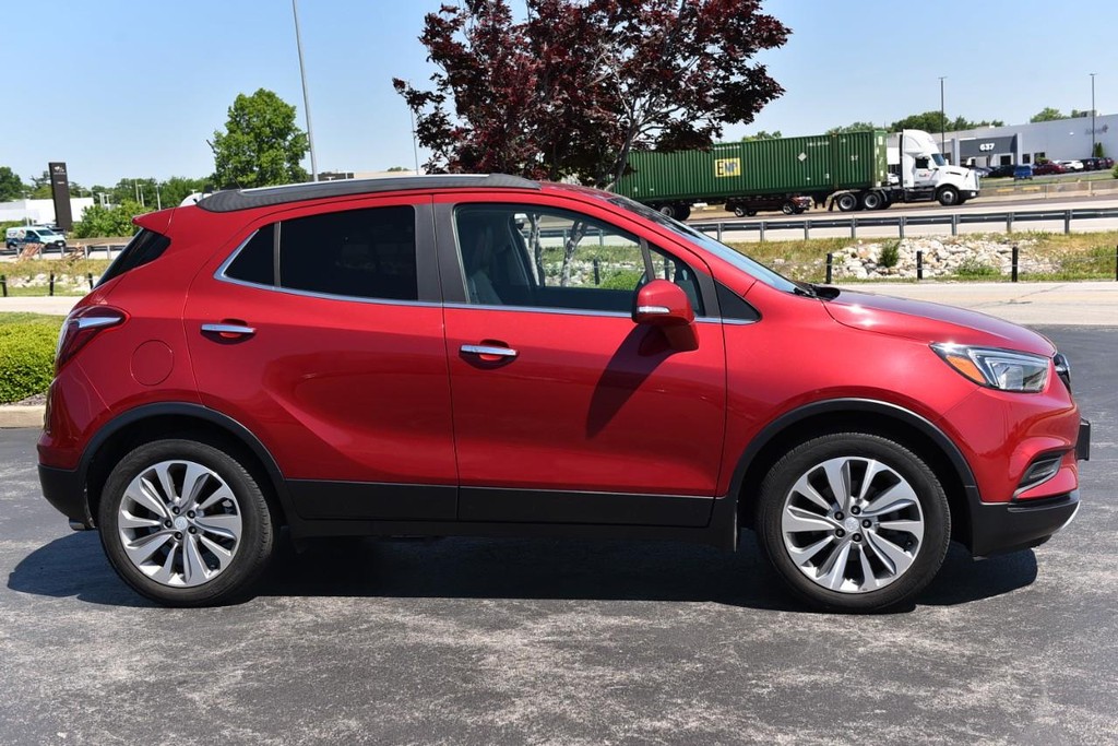 Buick Encore Vehicle Full-screen Gallery Image 05