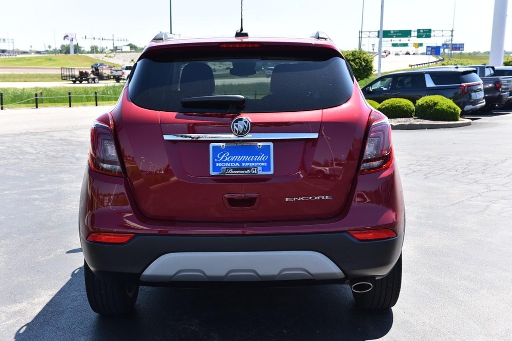 Buick Encore Vehicle Full-screen Gallery Image 06