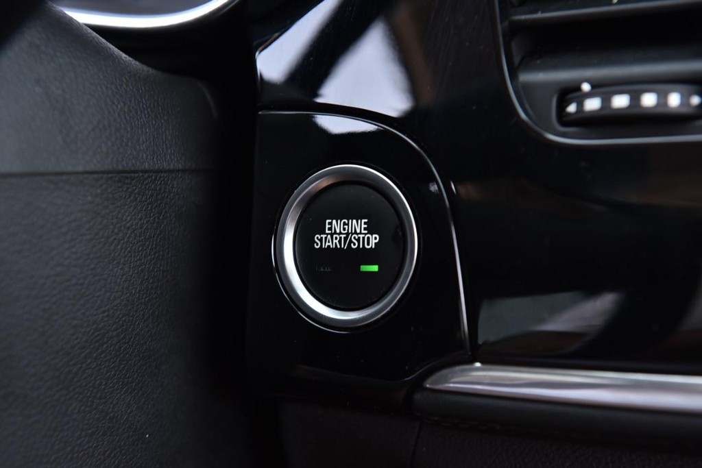 Buick Encore Vehicle Full-screen Gallery Image 15