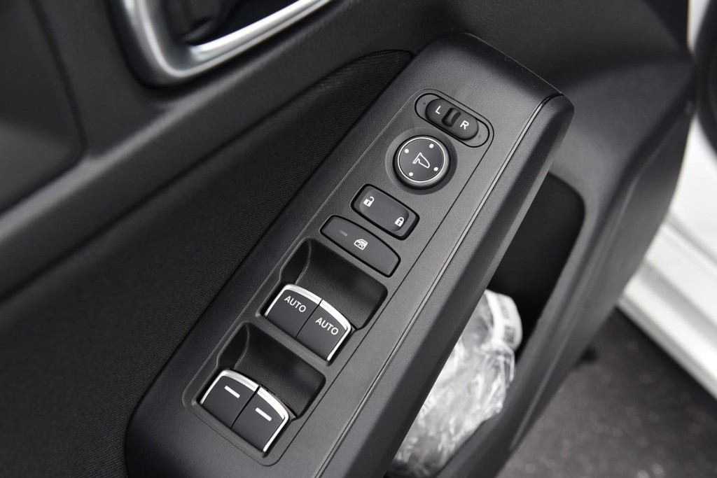 Honda Civic Hatchback Vehicle Image 08