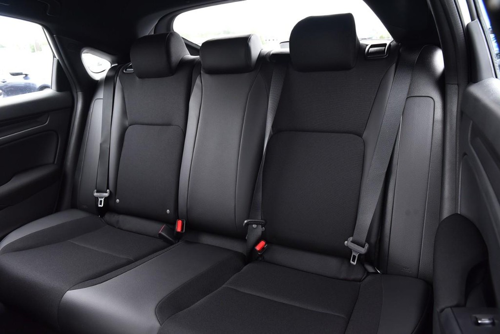 Honda Civic Hatchback Vehicle Image 22