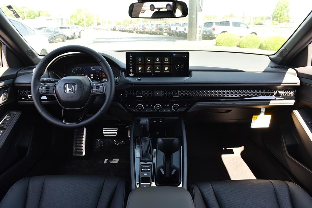 Honda Accord Hybrid Vehicle Image 07