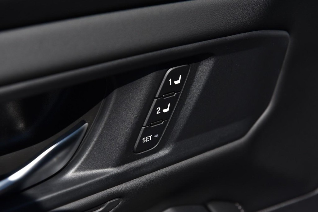 Honda Accord Hybrid Vehicle Image 09