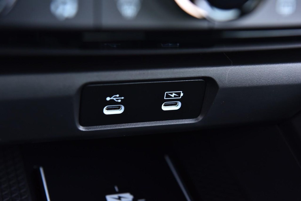 Honda Accord Hybrid Vehicle Image 16