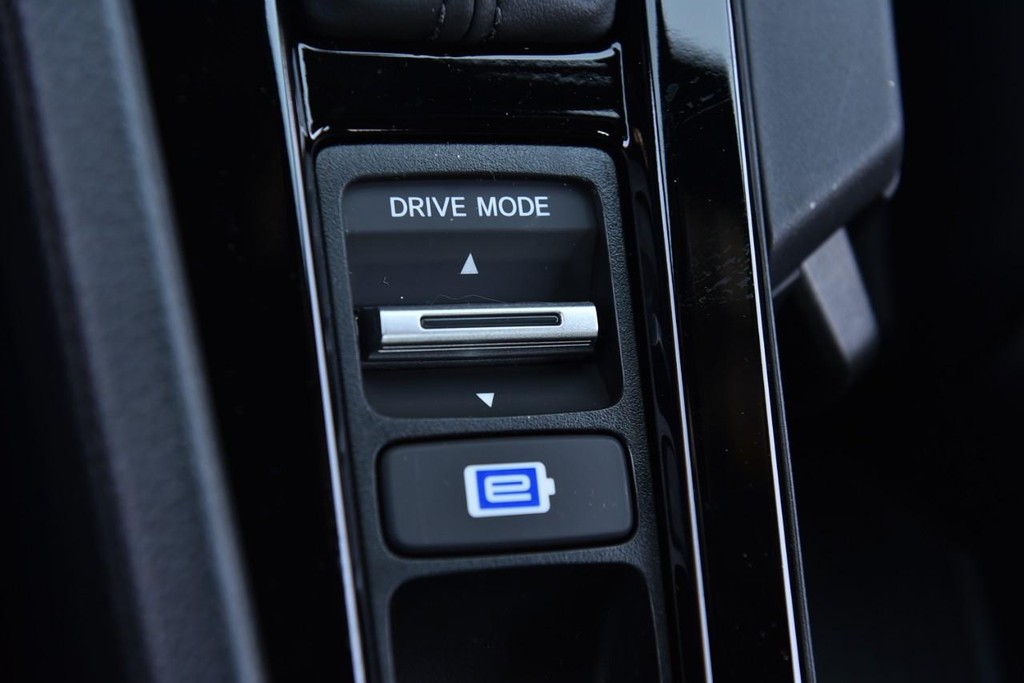 Honda Accord Hybrid Vehicle Image 18