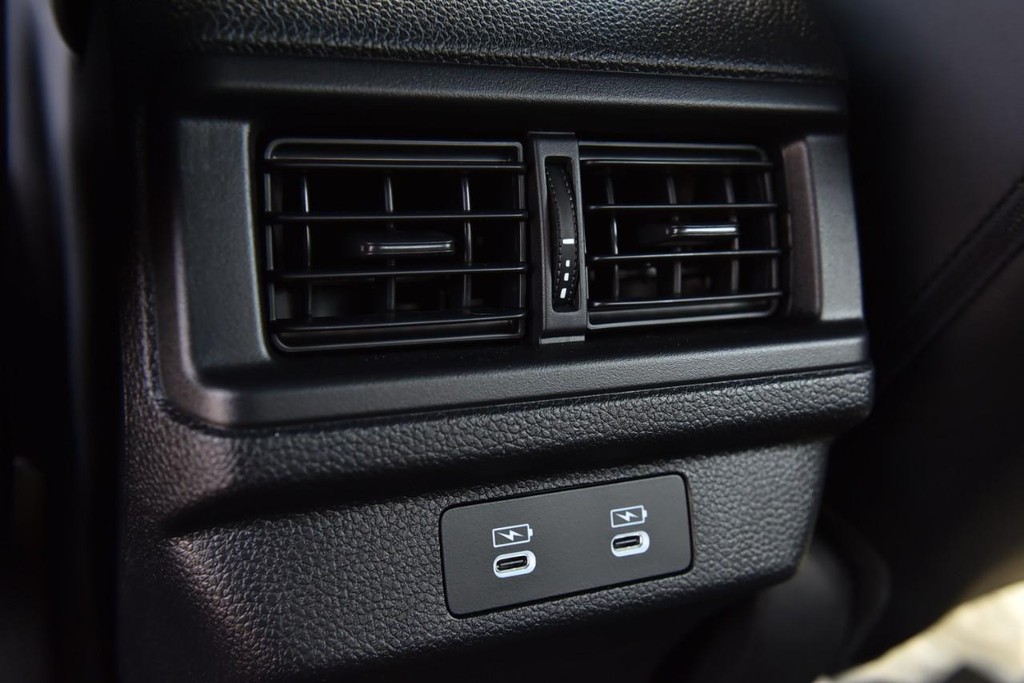 Honda Accord Hybrid Vehicle Image 25