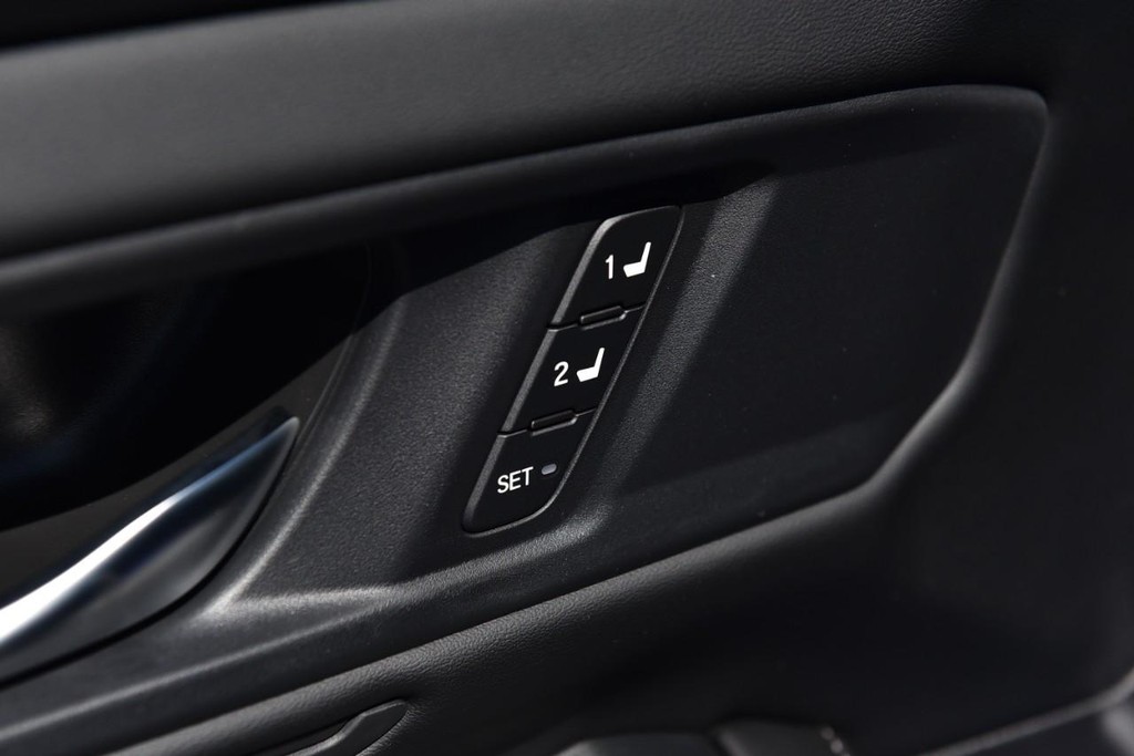 Honda Accord Hybrid Vehicle Image 09
