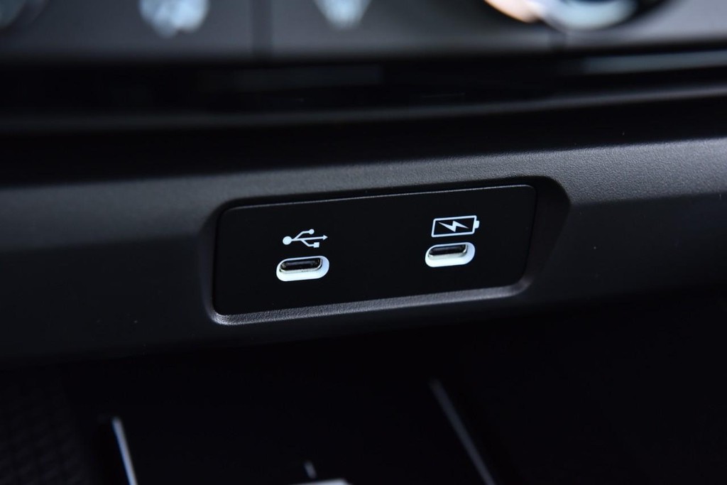 Honda Accord Hybrid Vehicle Image 16