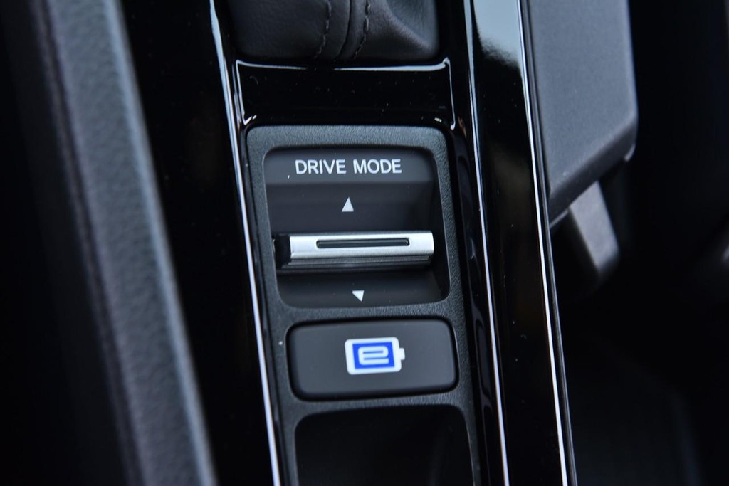 Honda Accord Hybrid Vehicle Image 18