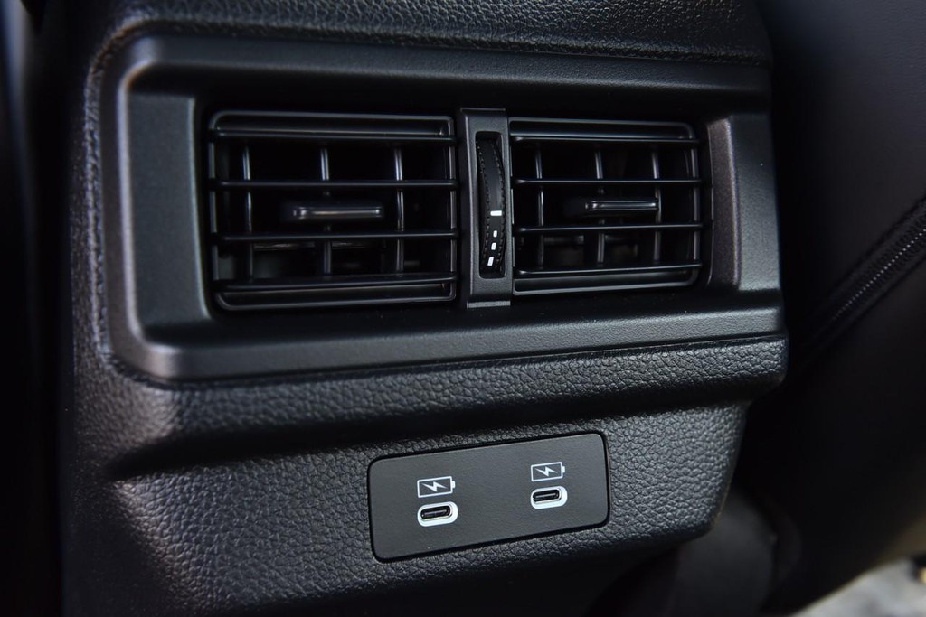 Honda Accord Hybrid Vehicle Image 25