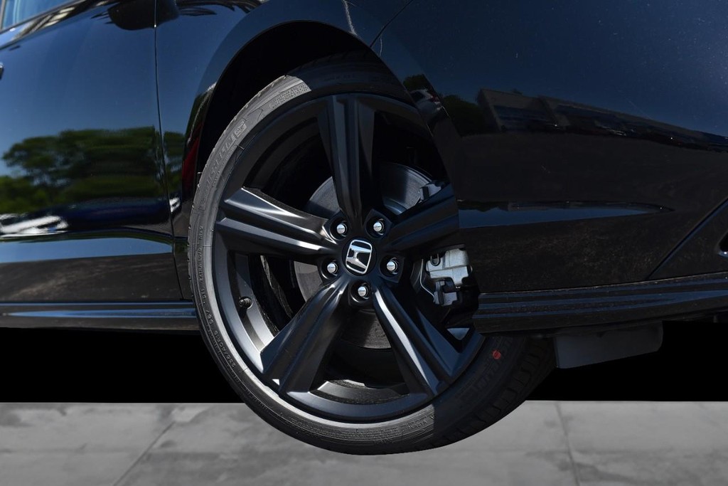 Honda Accord Hybrid Vehicle Image 03