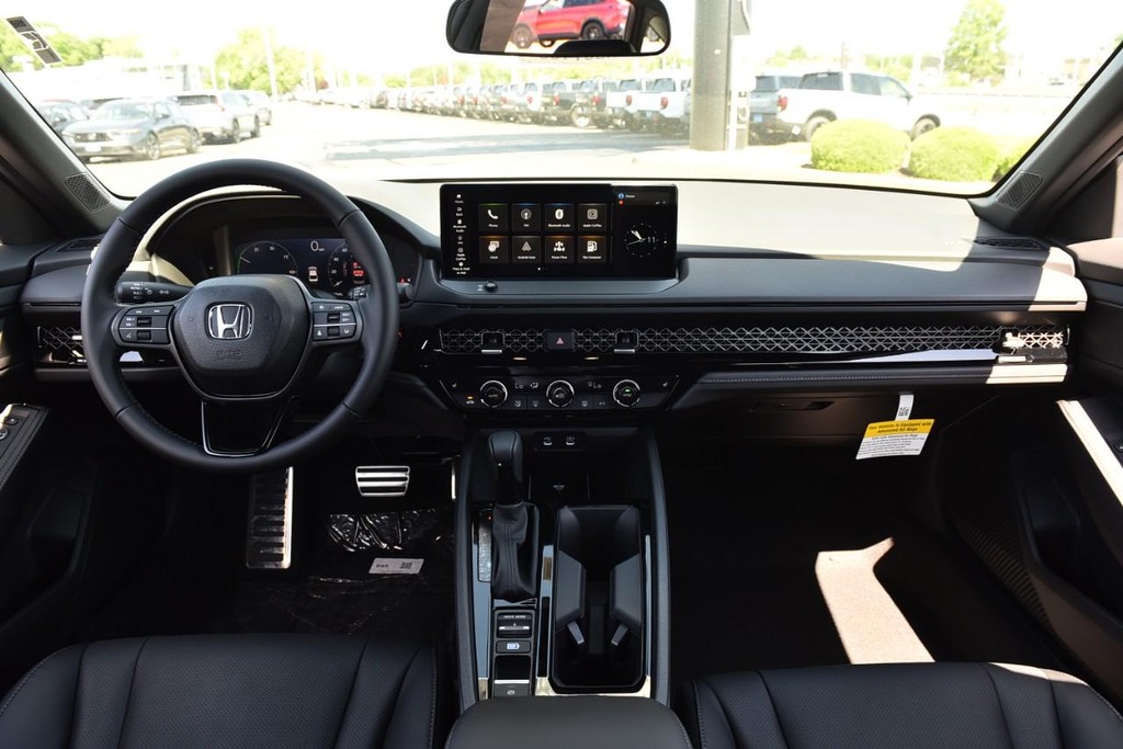 Honda Accord Hybrid Vehicle Image 07