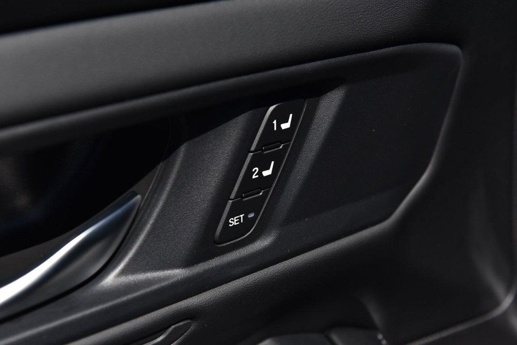 Honda Accord Hybrid Vehicle Image 09