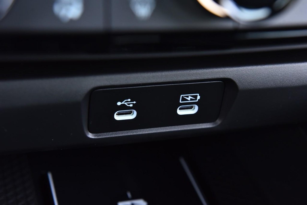 Honda Accord Hybrid Vehicle Image 16
