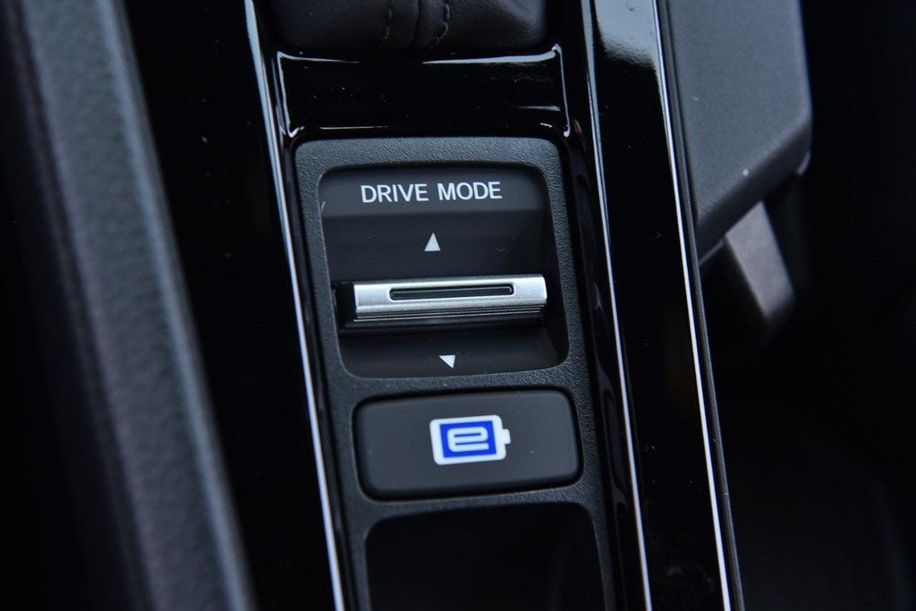 Honda Accord Hybrid Vehicle Image 18