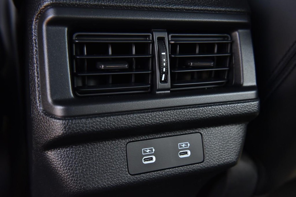Honda Accord Hybrid Vehicle Image 25