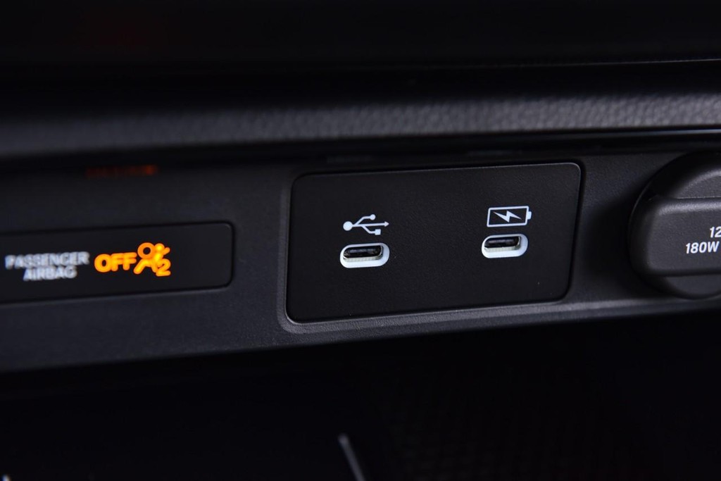 Honda CR-V Vehicle Image 14