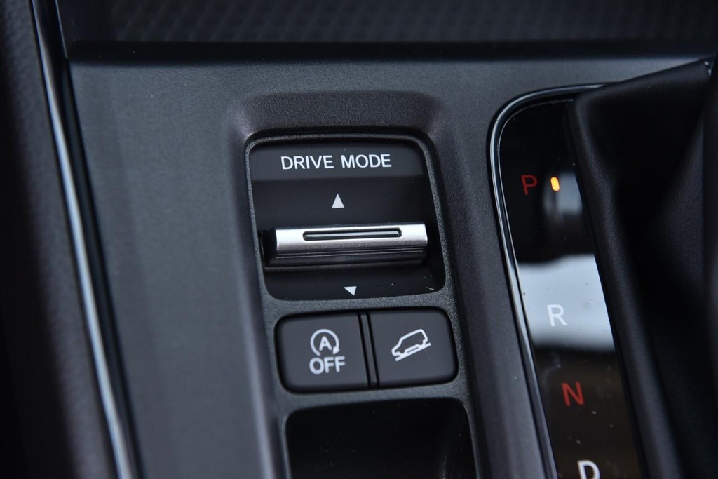 Honda CR-V Vehicle Image 16