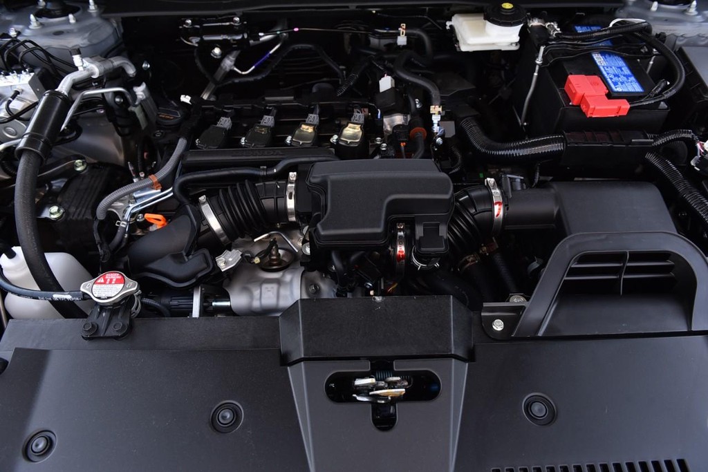 Honda CR-V Vehicle Image 24
