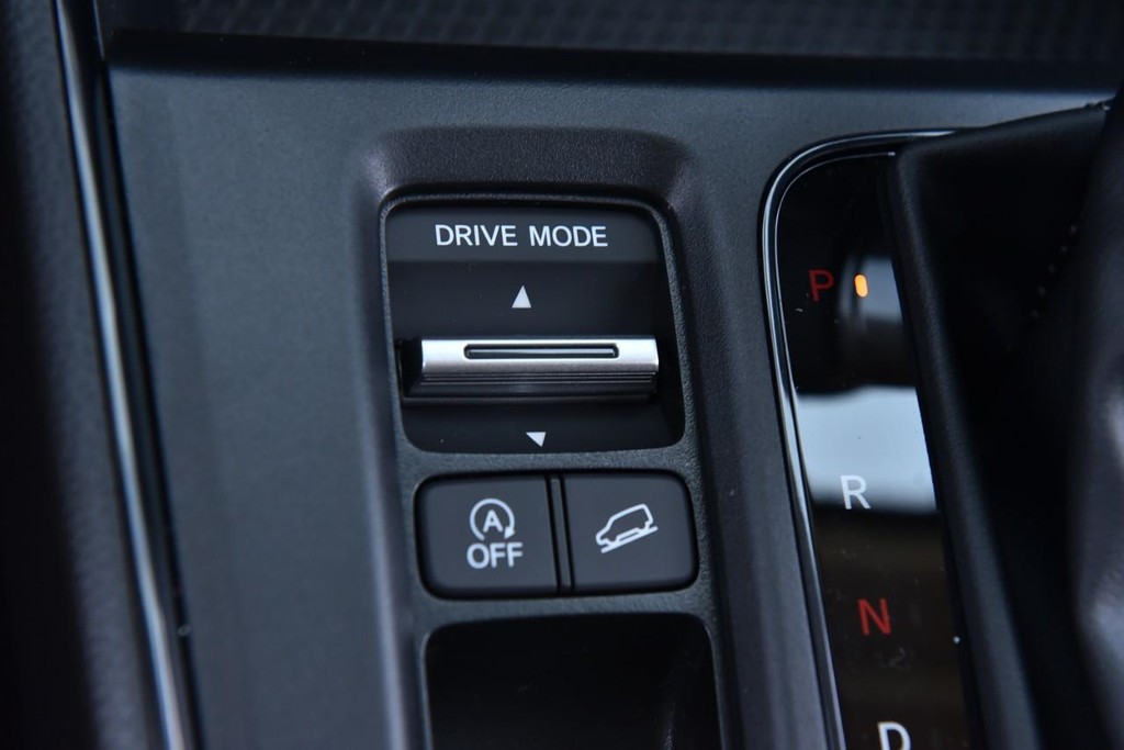 Honda CR-V Vehicle Image 16
