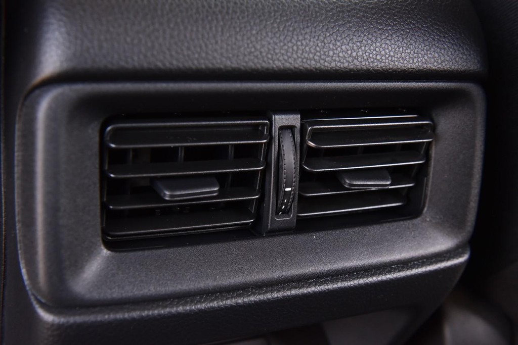 Honda CR-V Vehicle Image 22