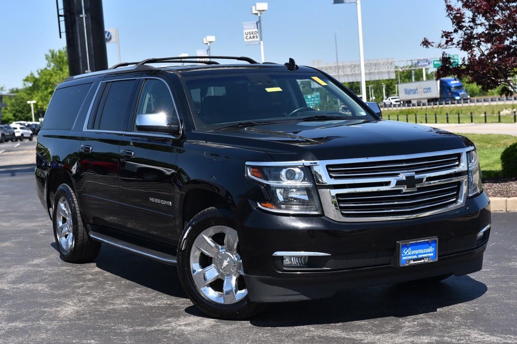 Chevrolet Suburban Vehicle Full-screen Gallery Image 02