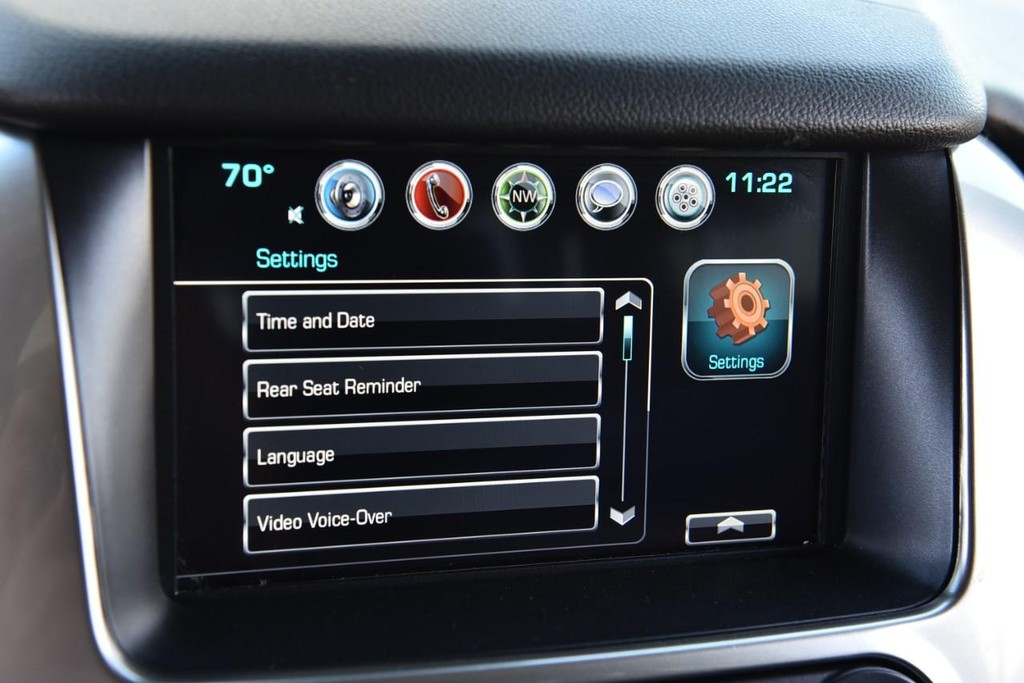Chevrolet Suburban Vehicle Full-screen Gallery Image 20