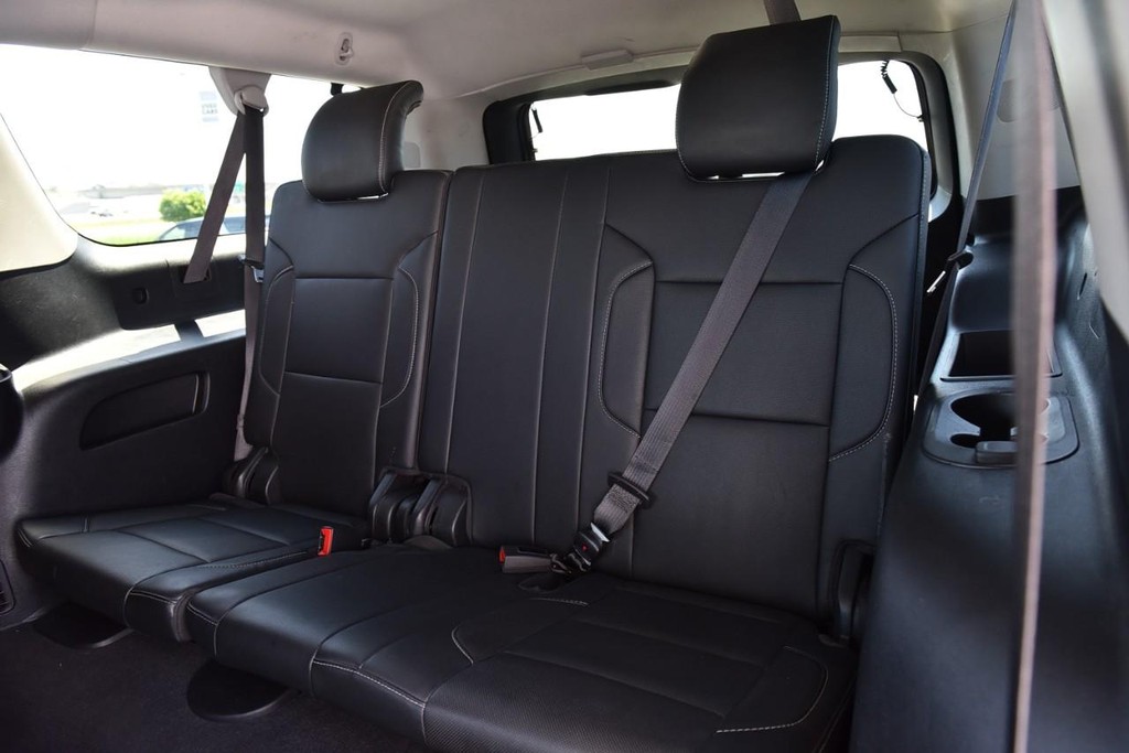 Chevrolet Suburban Vehicle Full-screen Gallery Image 28