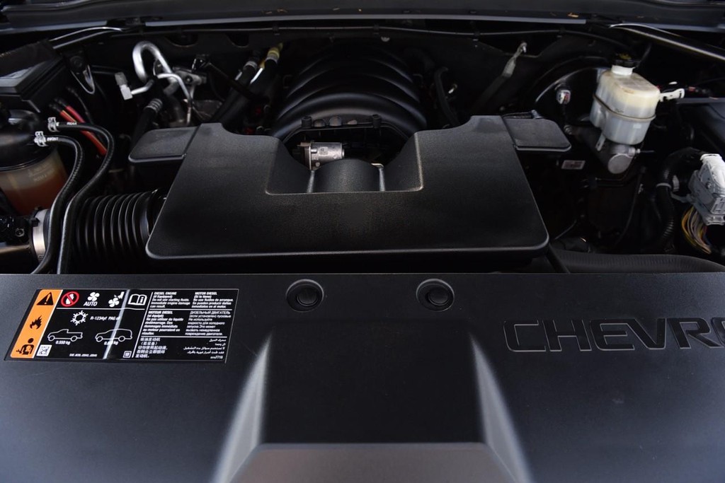 Chevrolet Suburban Vehicle Full-screen Gallery Image 32