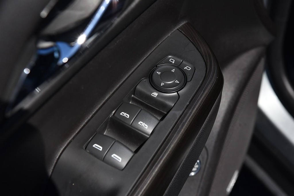 GMC Acadia Vehicle Image 08