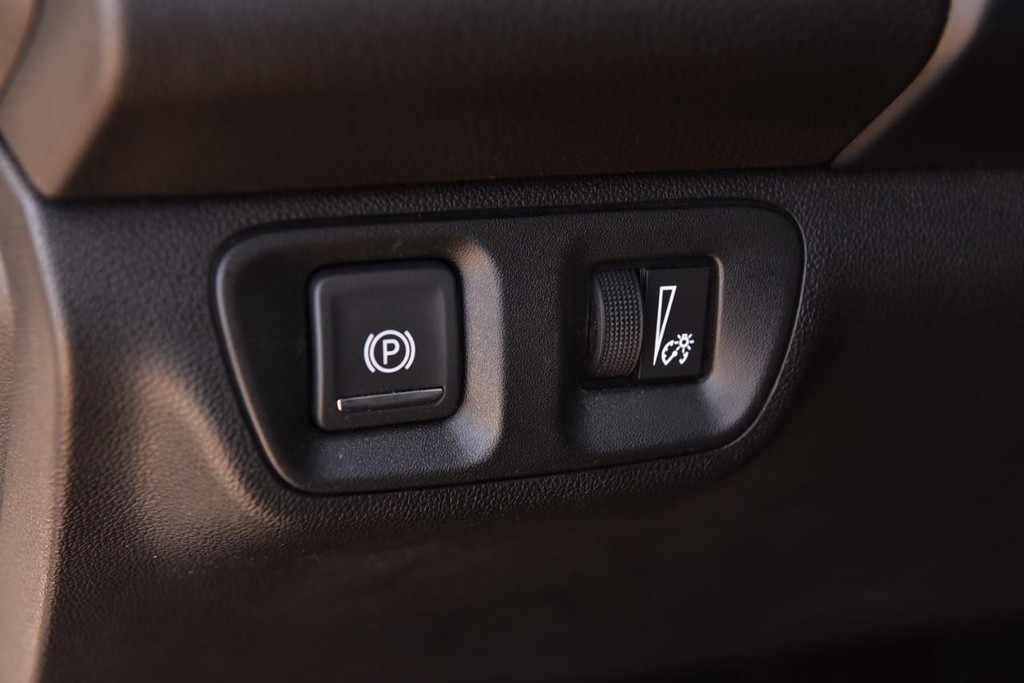 GMC Acadia Vehicle Image 12