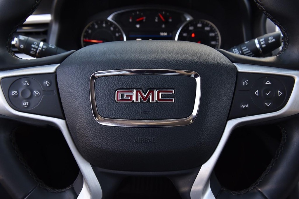 GMC Acadia Vehicle Image 22