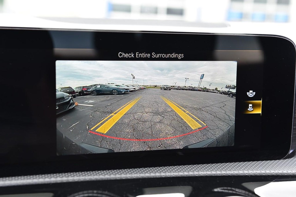 Mercedes-Benz CLA Vehicle Image 14