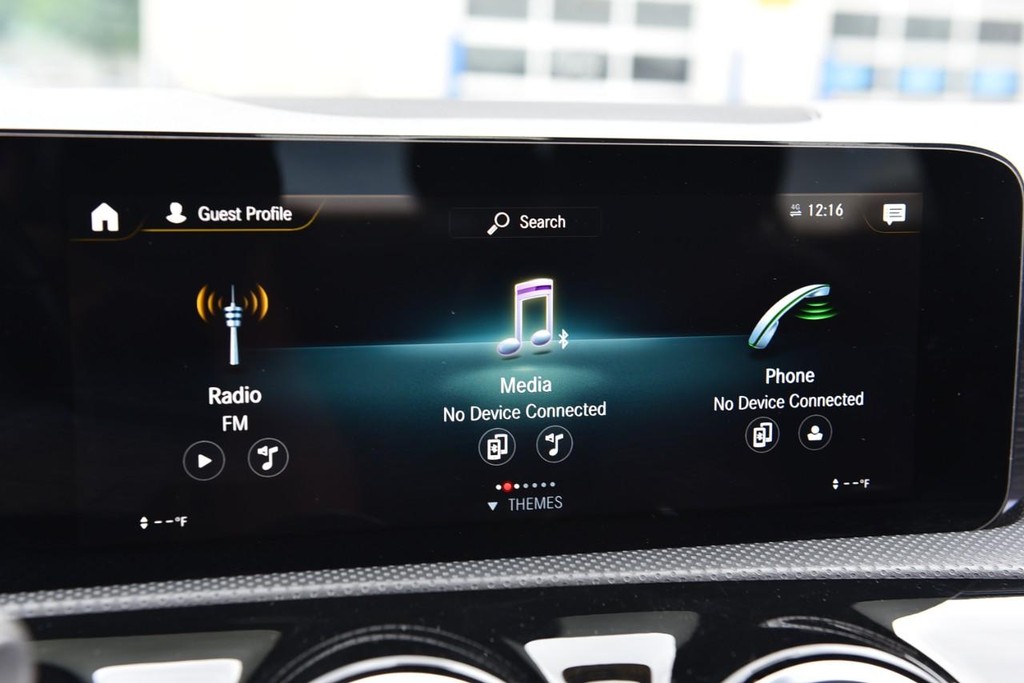 Mercedes-Benz CLA Vehicle Image 15