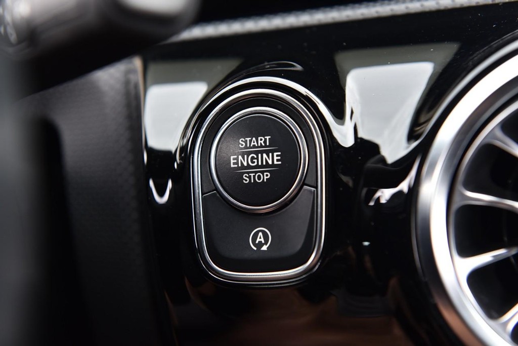 Mercedes-Benz CLA Vehicle Image 16