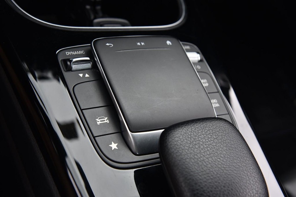 Mercedes-Benz CLA Vehicle Image 19