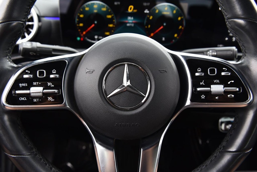 Mercedes-Benz CLA Vehicle Image 20