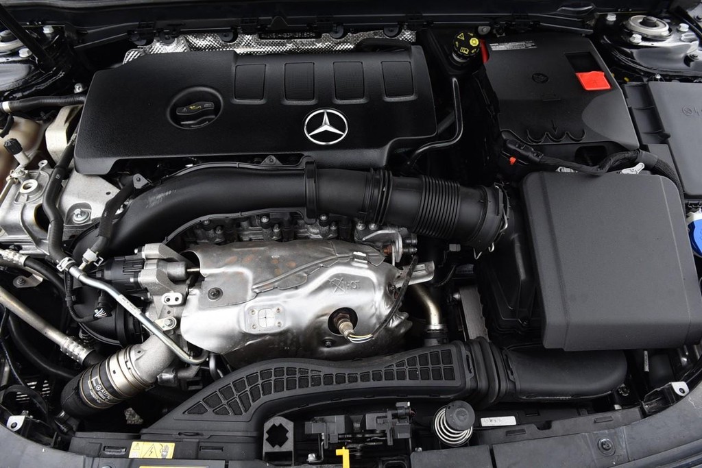 Mercedes-Benz CLA Vehicle Image 28