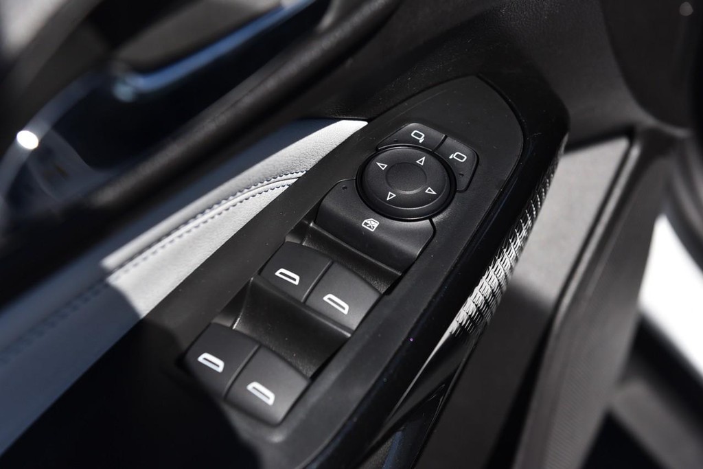 Chevrolet Trax Vehicle Image 08