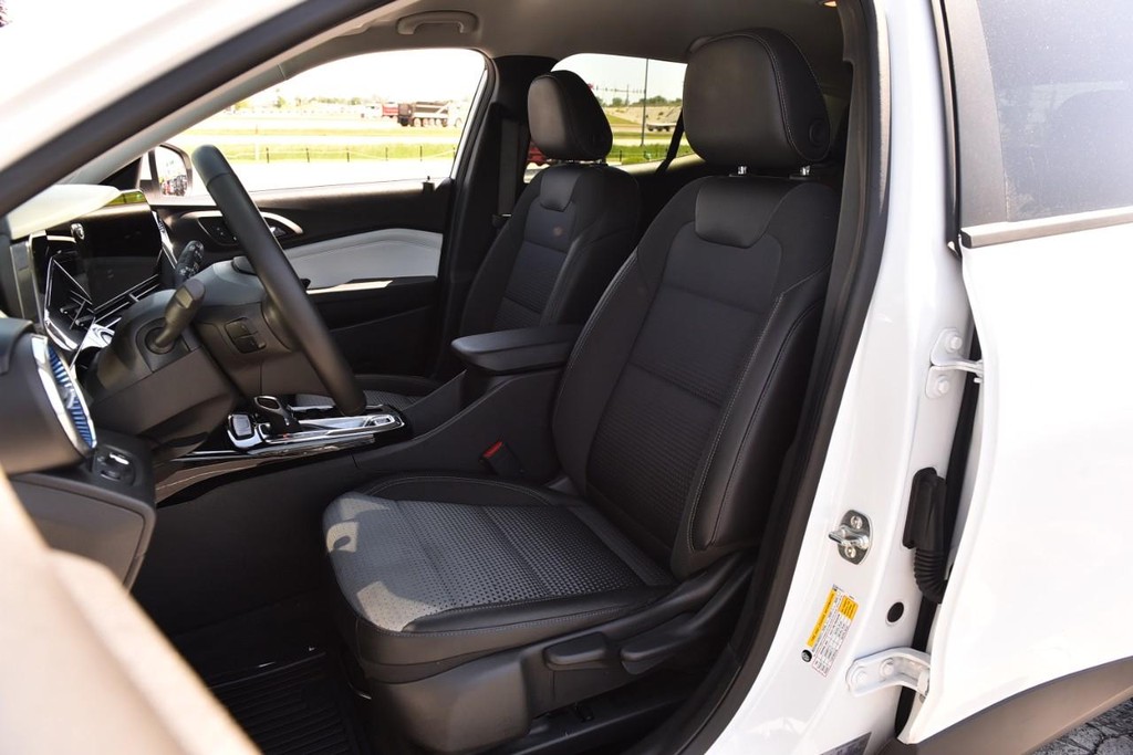 Chevrolet Trax Vehicle Image 17