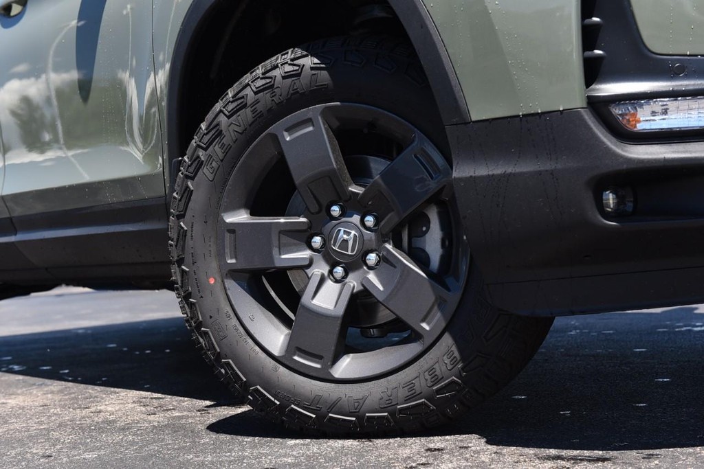 Honda Ridgeline Vehicle Image 03