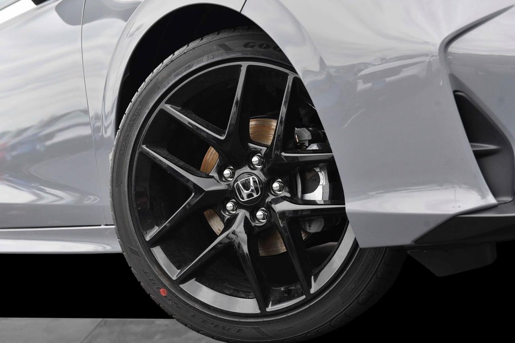 Honda Civic Sedan Vehicle Full-screen Gallery Image 3