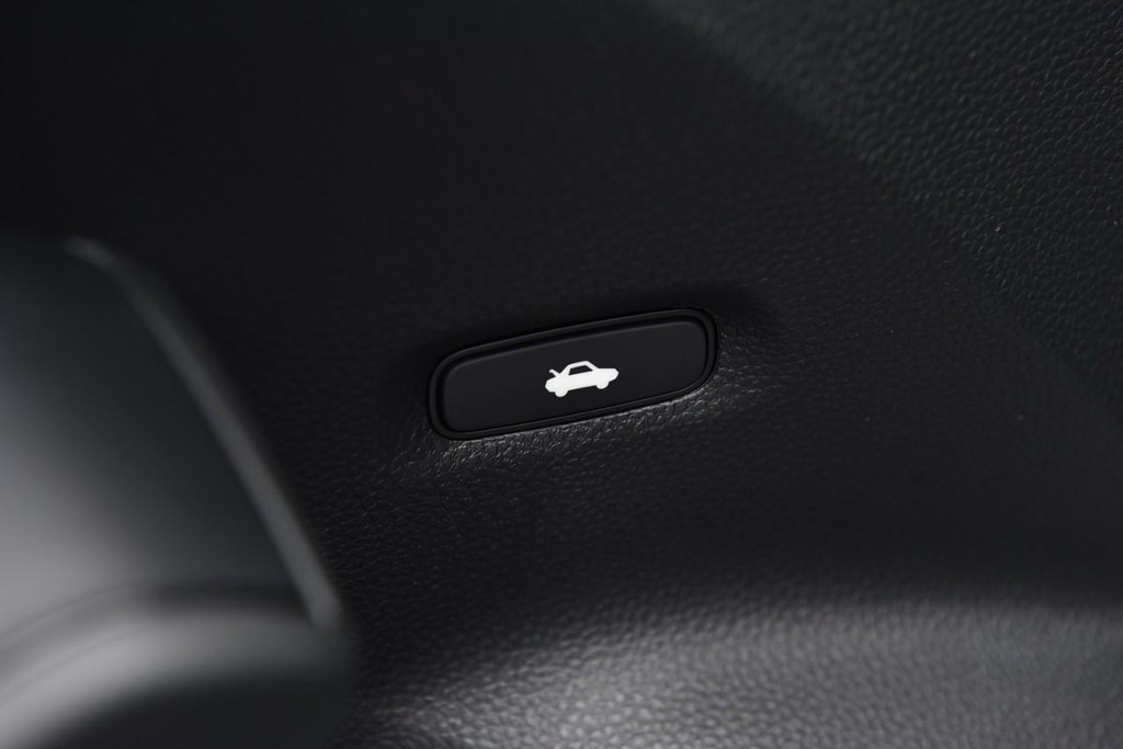 Honda Civic Sedan Vehicle Full-screen Gallery Image 9