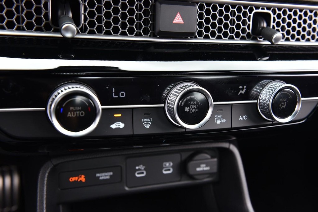 Honda Civic Sedan Vehicle Full-screen Gallery Image 16
