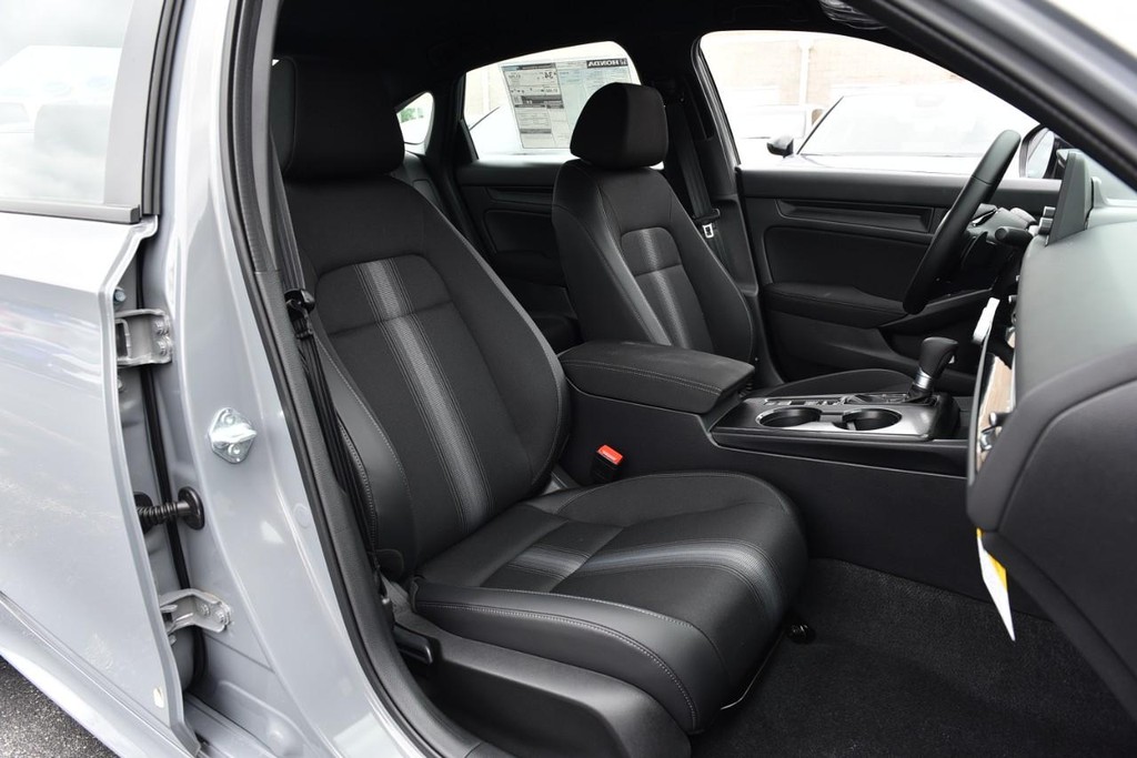 Honda Civic Sedan Vehicle Full-screen Gallery Image 22