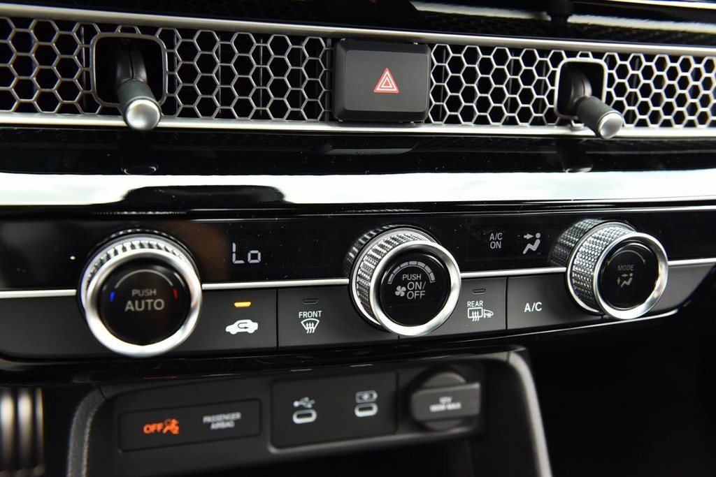 Honda Civic Sedan Vehicle Full-screen Gallery Image 16